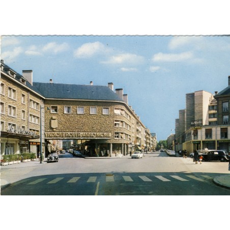 cp08-sedan-place-goulden