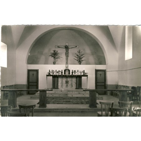 cp09-montaillou-maitre-autel-de-l-eglise