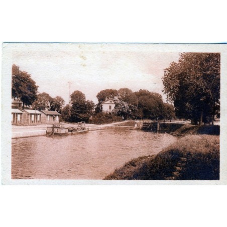 cp82-moissac-canal-lateral-premiere-ecluse