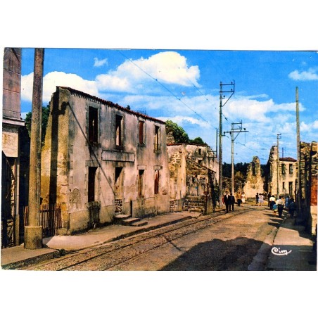 cp87-oradour-sur-glane-la-rue-principale-du-bourg-martyr