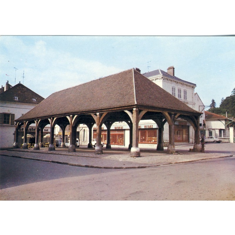 cp95-luzarches-la-halle