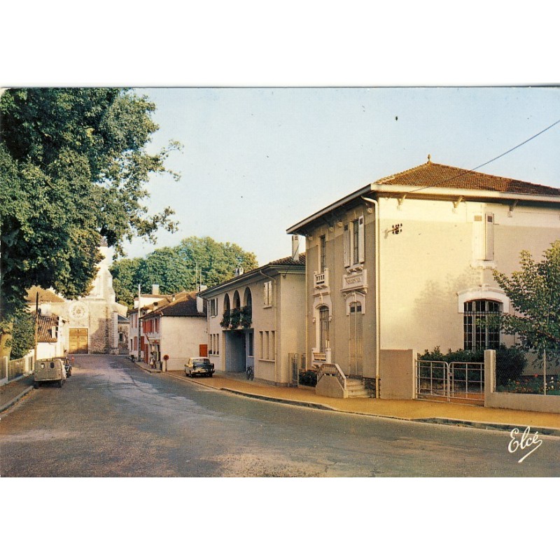 cp40-parentis-en-born-la-rue-principale-au-fond-l-eglise