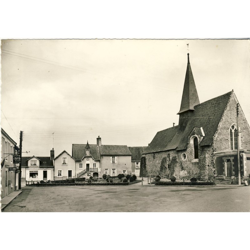 cp53-simple-la-place-de-l-eglise