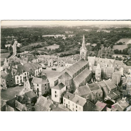 cp56-peaule-l-eglise-cote-abside-et-le-bourg