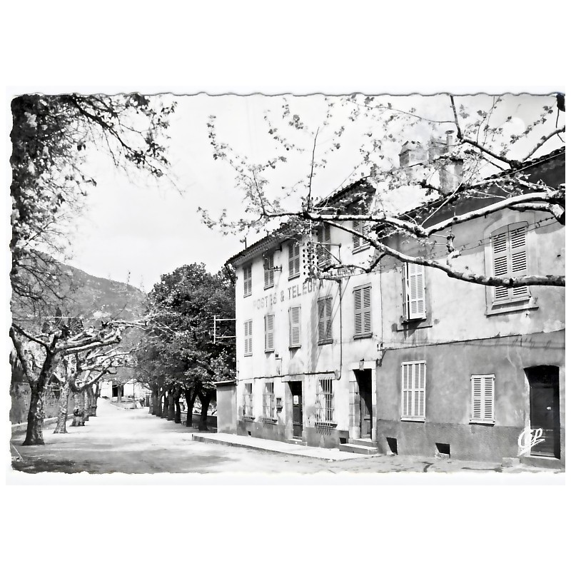 CP83 BARGEMON - PLACE ST ETIENNE ET JEU DE BOULES CP83 BARGEMON - PLACE ST ETIENNE ET JEU DE BOULES