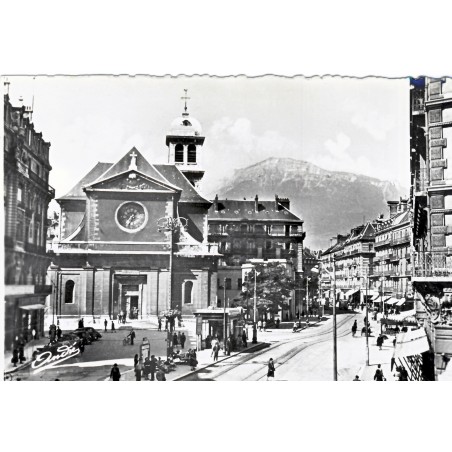 CP38 GRENOBLE LA RUE FELIX POULAT ET L'EGLISE ST LOUIS