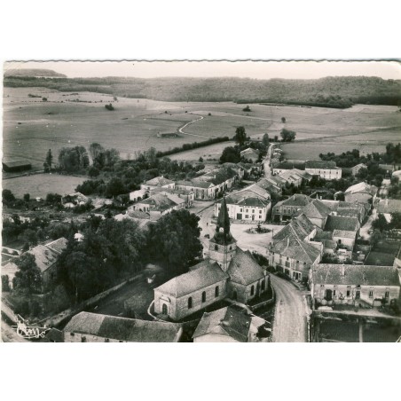CP88 VRECOURT - VUE AERIENNE - L'EGLISE ET LA PLACE DU MARECHAL LECLERC