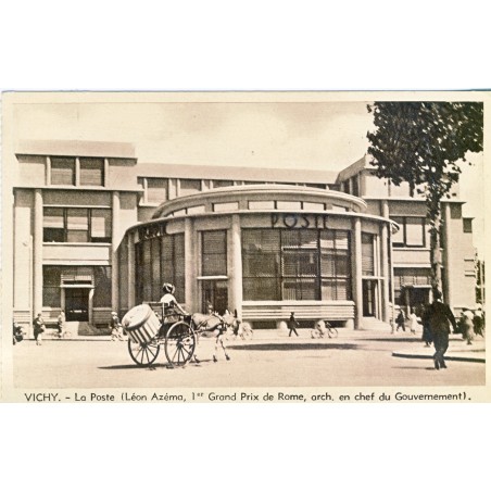 CARTE POSTALE ATTELAGE DEVANT LA POSTE DE VICHY