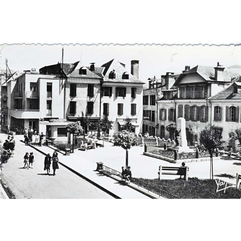 cp65-argeles-square-de-l-hotel-de-ville