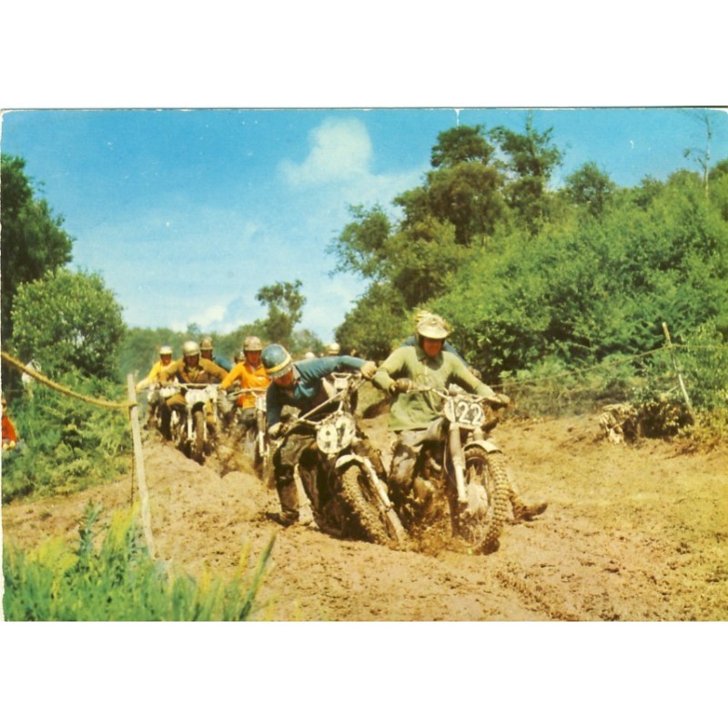 CARTE POSTALE MOTOCROSS EN GROUPE