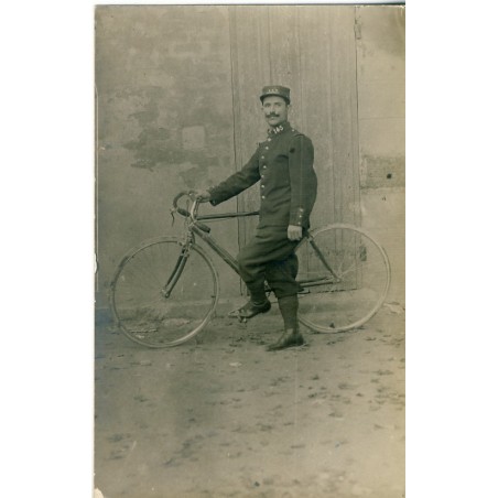 CARTE PHOTO MILITAIRE ET SON VELO