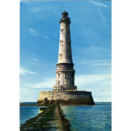 CARTE POSTALE - LE PHARE DE CORDOUAN A L'ENTREE DE L'ESTUAIRE E LA GIRONDE