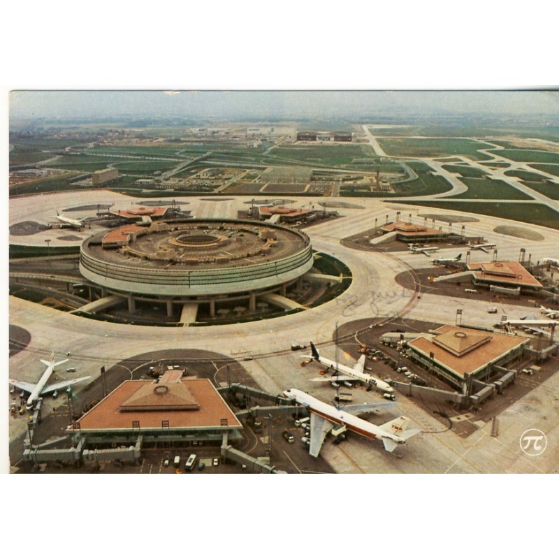 CARTE POSTALE AEROPORT DE ROISSY EN FRANCE