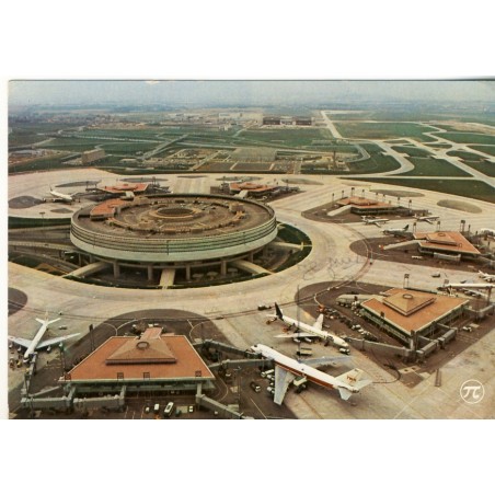 CARTE POSTALE AEROPORT DE ROISSY EN FRANCE
