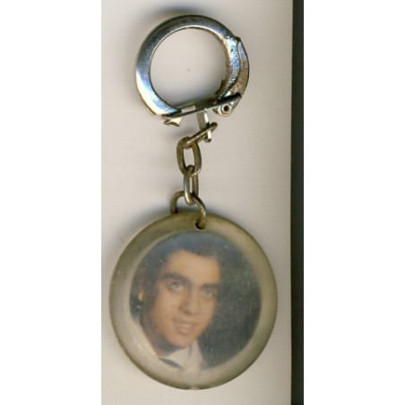 PORTE CLES ENRICO MACIAS ET CHOCOLAT PELLETIER