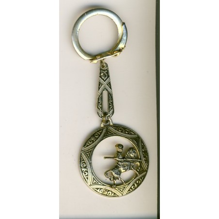 PORTE CLES DON QUICHOTTE - METAL DORE CISELE