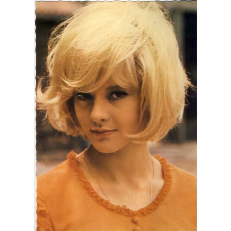 CARTE POSTALE SYLVIE VARTAN N° 1034 D'APRES EKTA LAURENT CAMIL
