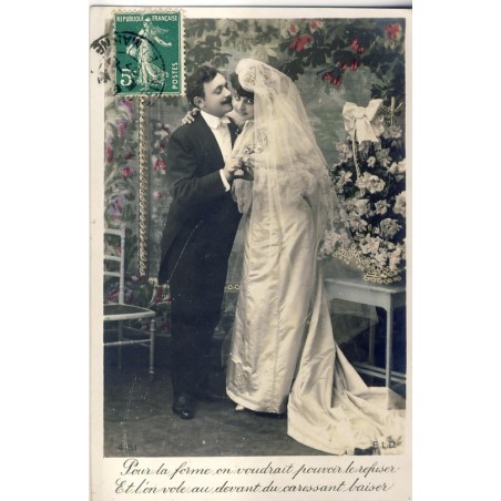 CARTE POSTALE MARIAGE - LE BAISER