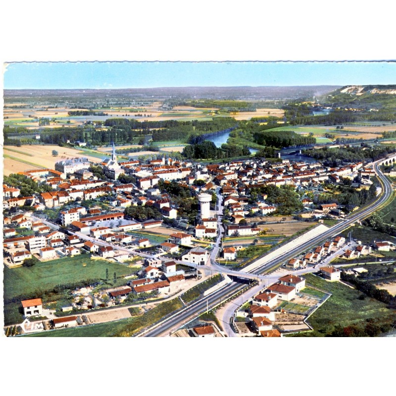 cp46-aiguillon-vue-generale-aerienne