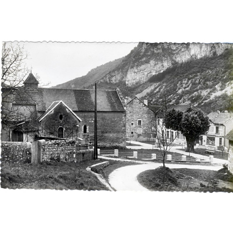 cp01-rossillon-entree-du-village