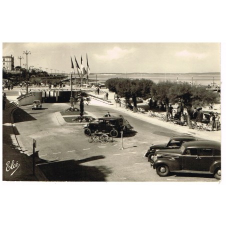 Carte Postale de GIRONDE - 33 -  ARCACHON - LEES NOUVEAUX BOULEVARDS PROMENADE
