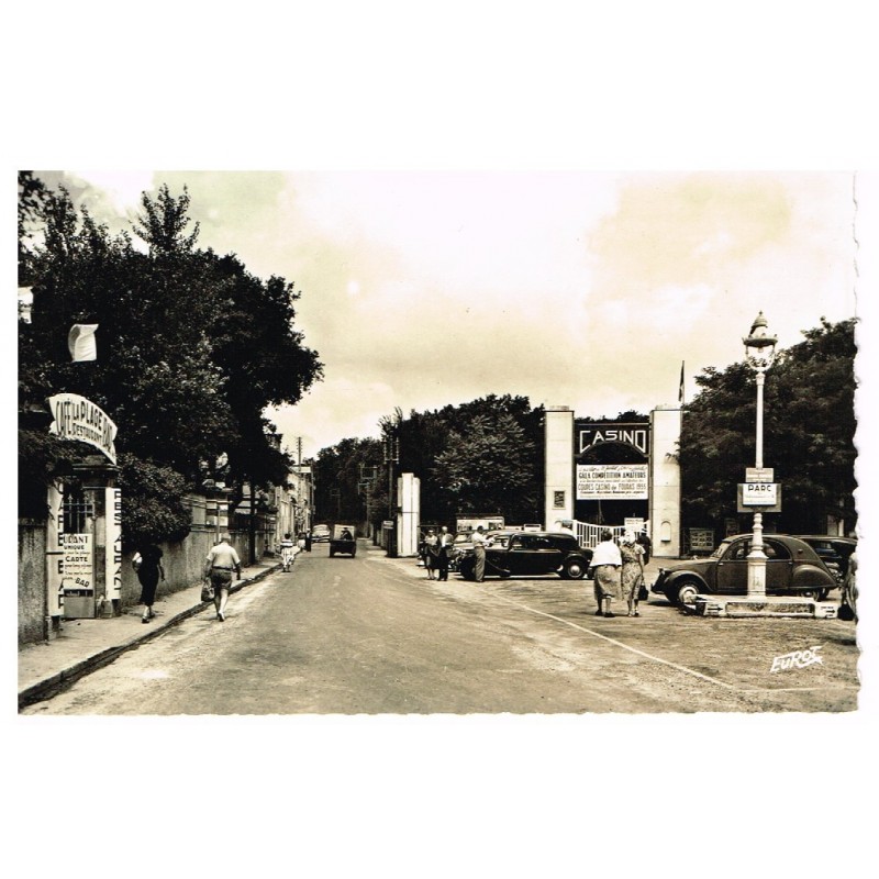 CP17 FOURAS - LE ROND POINT DU CASINO