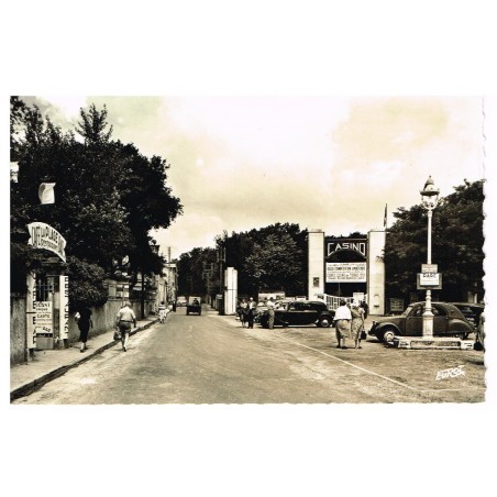 CP17 FOURAS - LE ROND POINT DU CASINO