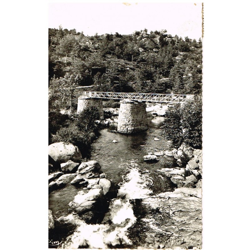 CP48 - AUROUX - LA PASSERELLE SUR LE CHAPEAUROUX