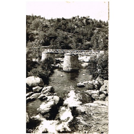 CP48 - AUROUX - LA PASSERELLE SUR LE CHAPEAUROUX