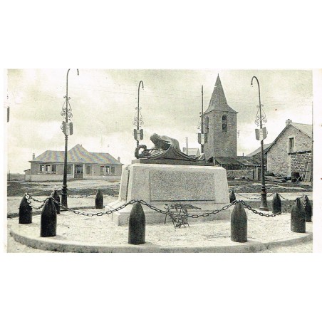 CP48 - ST CHELY D'APCHER - LE MONUMENT AUX MORTS ET LA NOUVELLE ECOLE