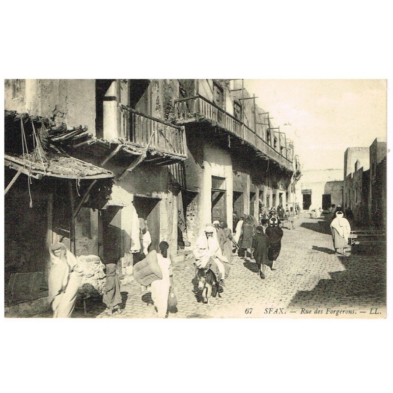 CARTE POSTALE SFAX - RUE DES FORGERONS