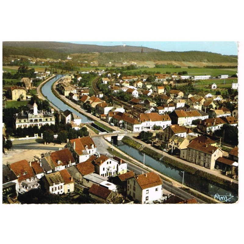 CP25 L'ISLE SUR LE DOUBS VUE AERIENNE- LE CANAL - LE CENTRE VILLE