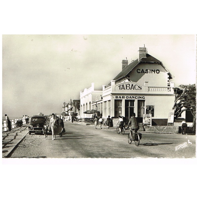 CARTE POSTALE DE LOIRE ATLANTIQUE - 44 - THARON - LE CASINO ET LE REMBLAI