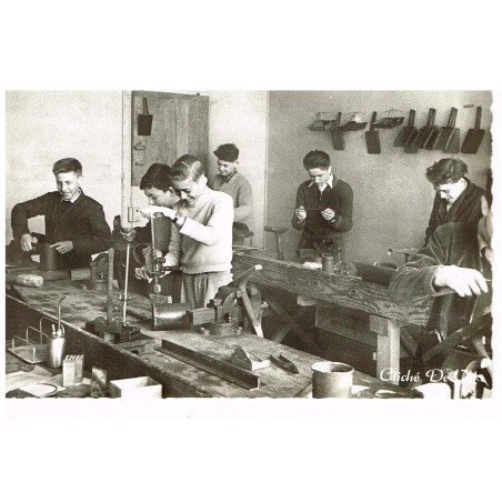 CP78 MONTGERON - LYCEE MIXTE  - UN ATELIER DE LA SECTION TECHNIQUE