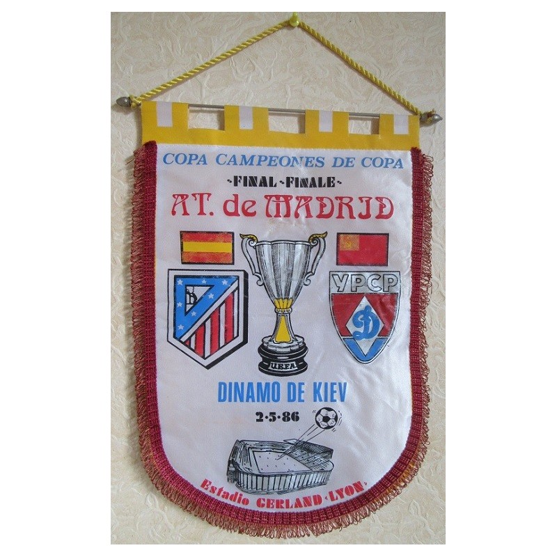 FANION AT. DE MADRID - DINAMO DE KIEV 1986 - GRAND FORMAT