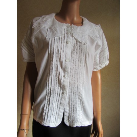  CHEMISIER ANCIEN BLANC PLIS COUCHES ET BRODERIE - MANCHES COURTES