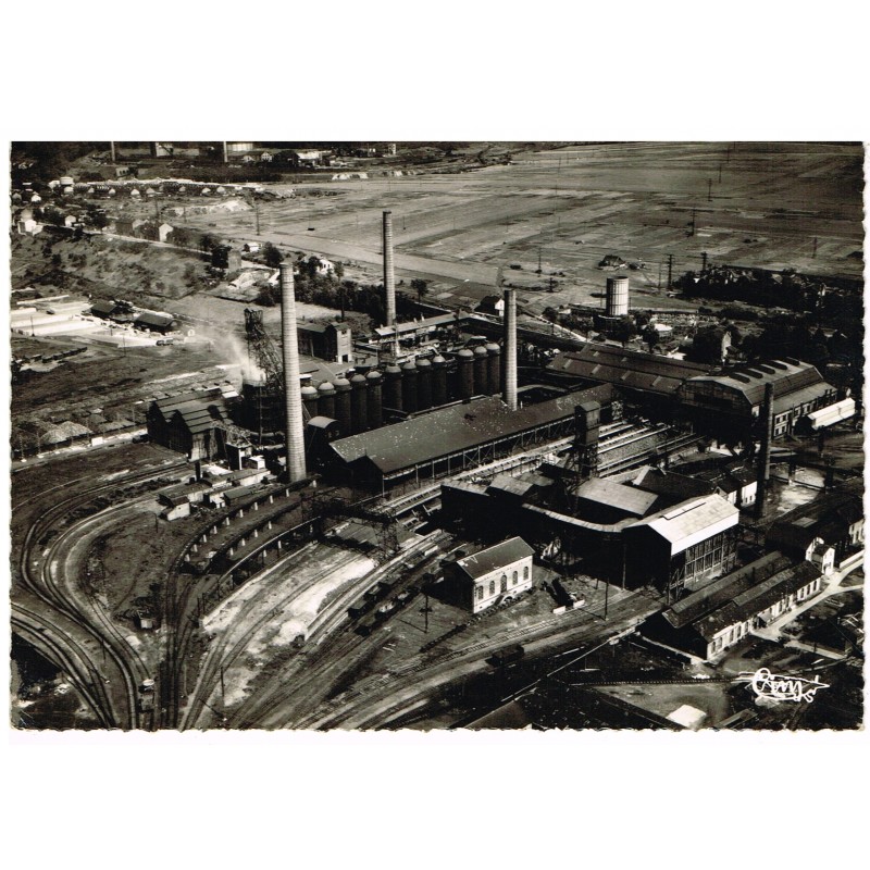 CARTE POSTALE AUBOUE VUE AERIENNE SUR L USINE