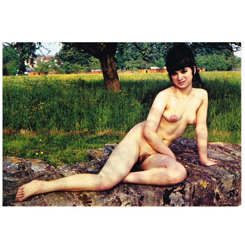 CARTE POSTALE  FEMME NUE -  CAROLE AU CLUB DE L ELAN GYMNIQUE