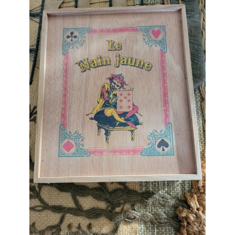 JEU DU NAIN JAUNE AVEC SES JETONS