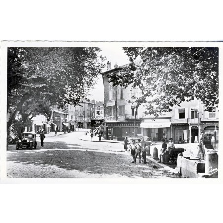 cp07-aubenas-place-du-champ-de-mars