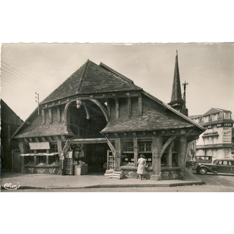 cp76-etretat-les-halles